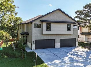 205 NW Orchard Ct, Lees Summit, MO 64063