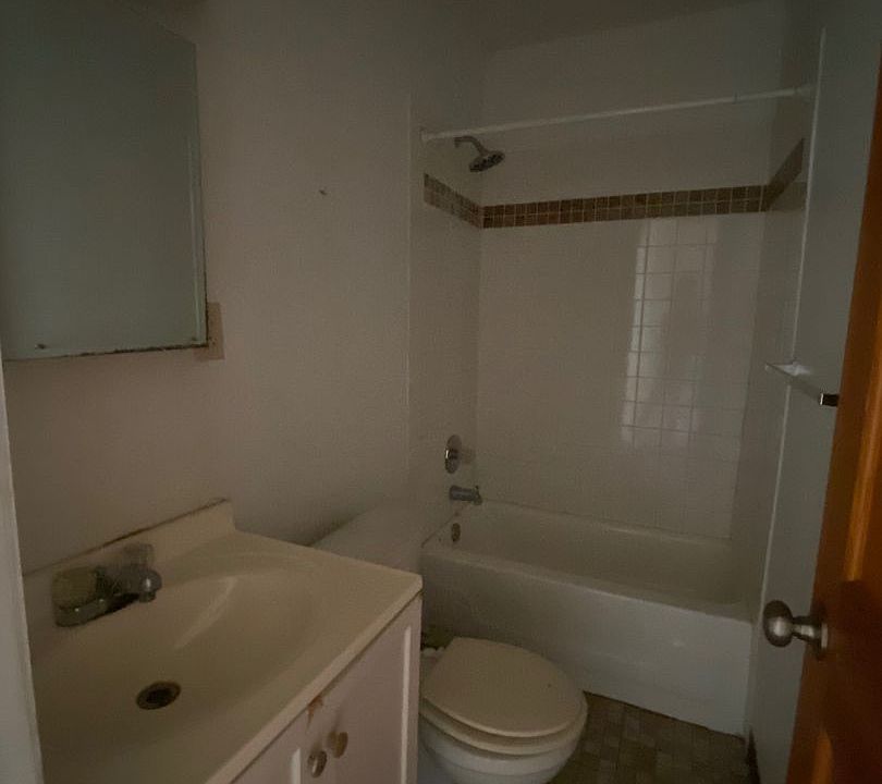 1st image of 1335 S Melville St