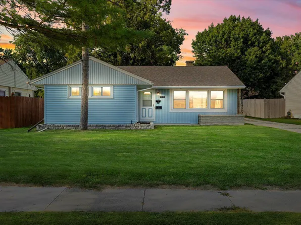 1416 Beverly LANE, West Bend, WI 53090