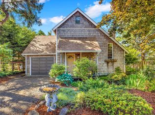 643 5th St, Gearhart, OR 97138