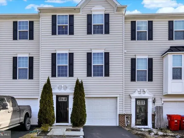 82 Green View Dr, Pottstown, PA 19464