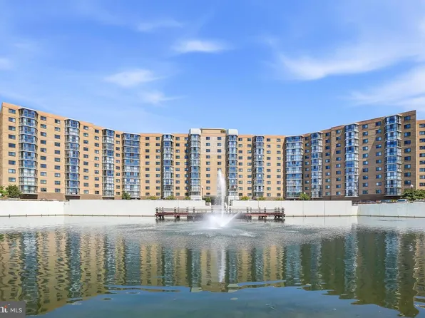 3330 N Leisure World Blvd #5819, Silver Spring, MD 20906
