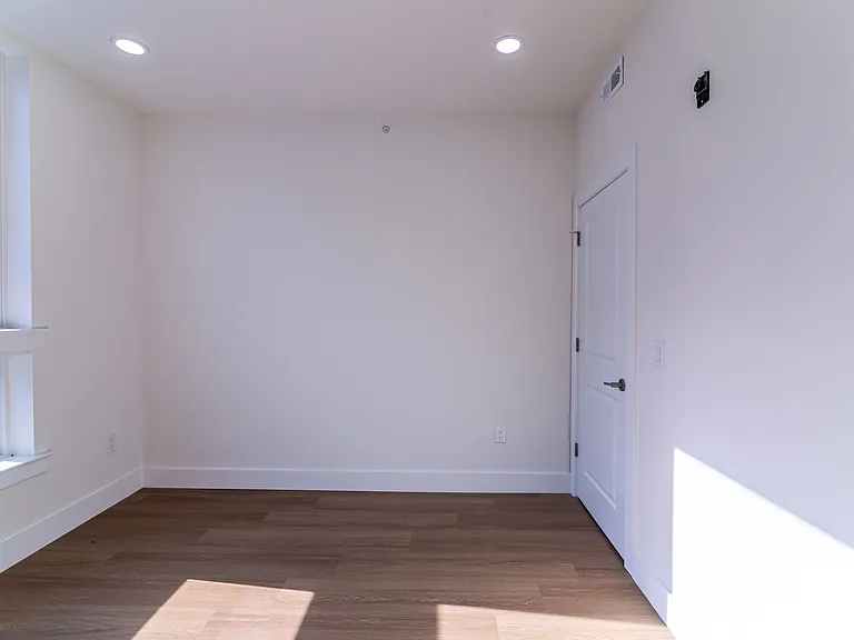 808 N Preston St — Photo 23