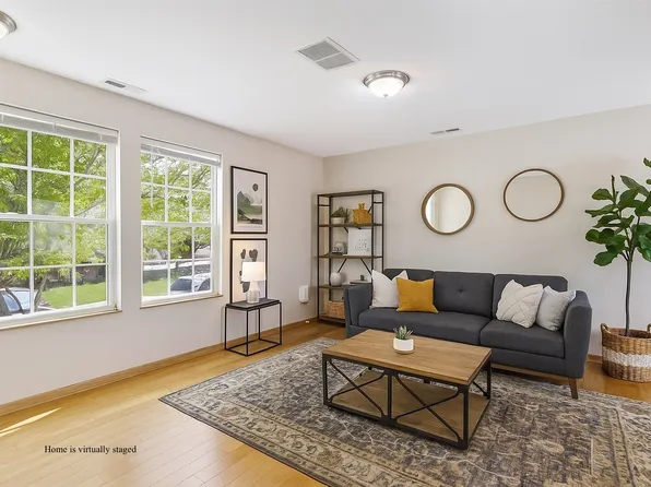 15203 Greenbelt Dr, Urbandale, IA 50323