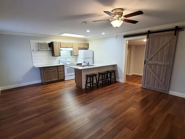 2321 E Milton Ave #B — Photo 7