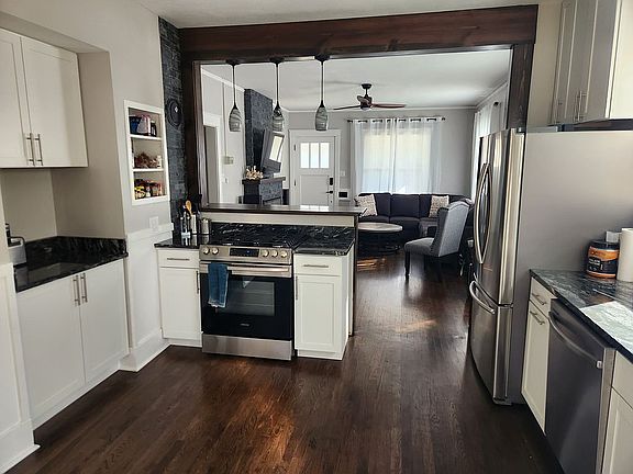 5th image of 426 W Evans Ave