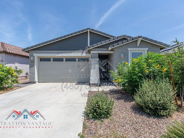 4204 E Enmark Dr — Photo 2