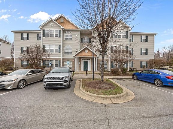 2nd image of 6121 Hedgecock Cir APT 2C