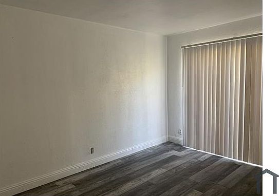 3rd image of 8522 Macarthur Blvd APT B