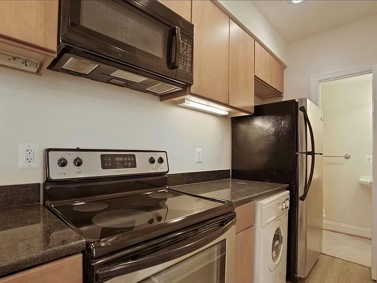 660 Morton Pl NE #1 — Photo 9
