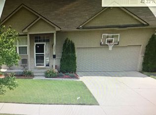 12064 Irene St, Southgate, MI 48195
