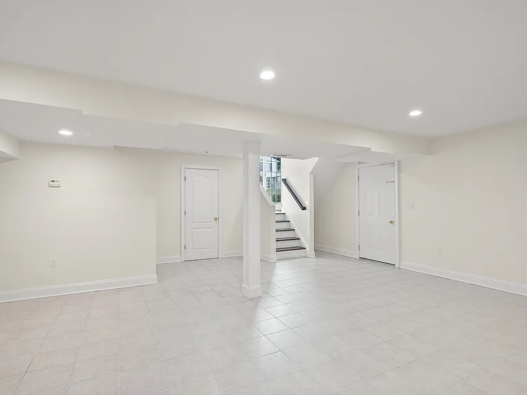 25 Decatur St #B — Photo 30