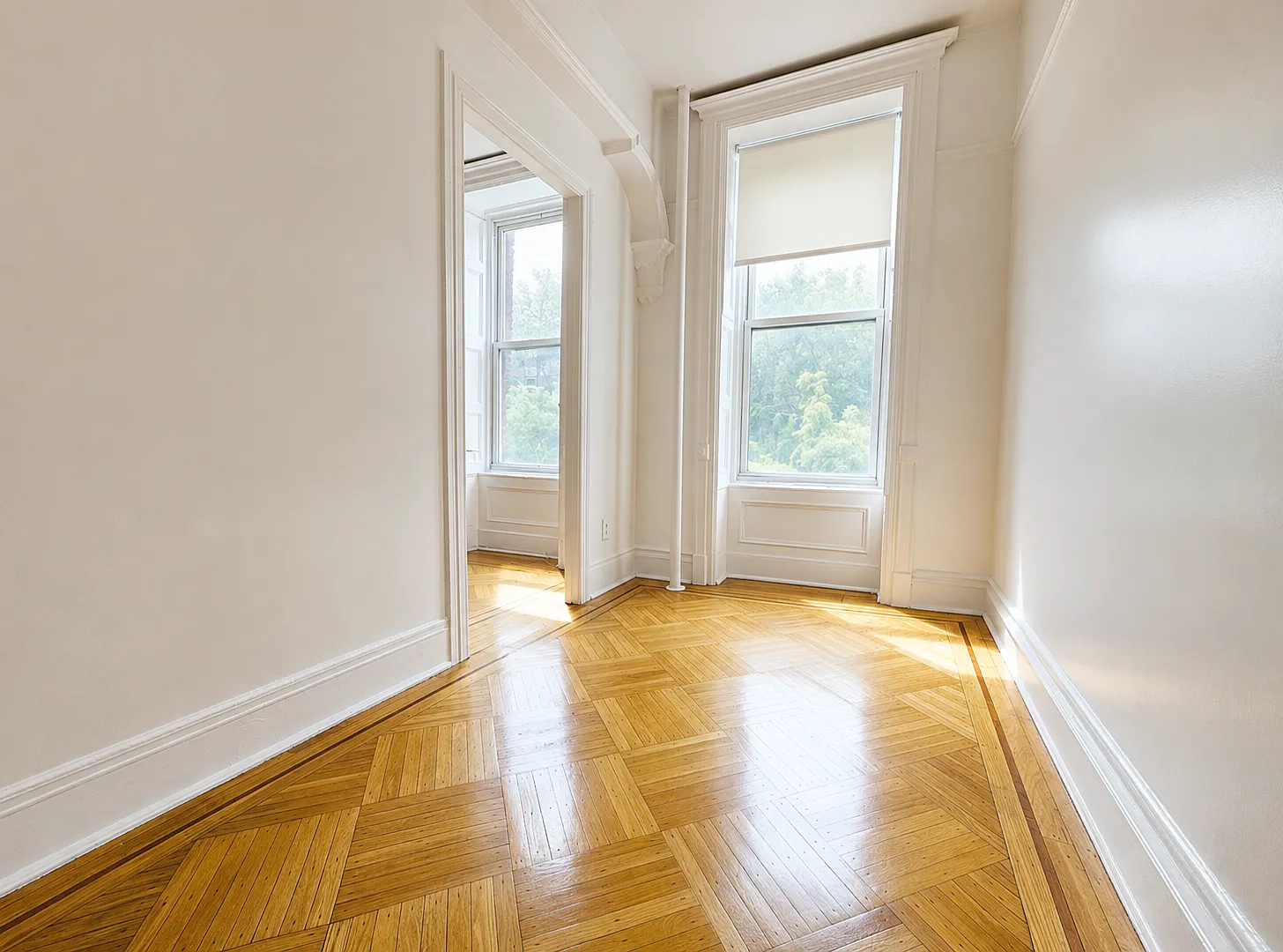 455 Willoughby Ave — Photo 2