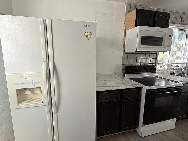 305 Gilbert Ter — Photo 14