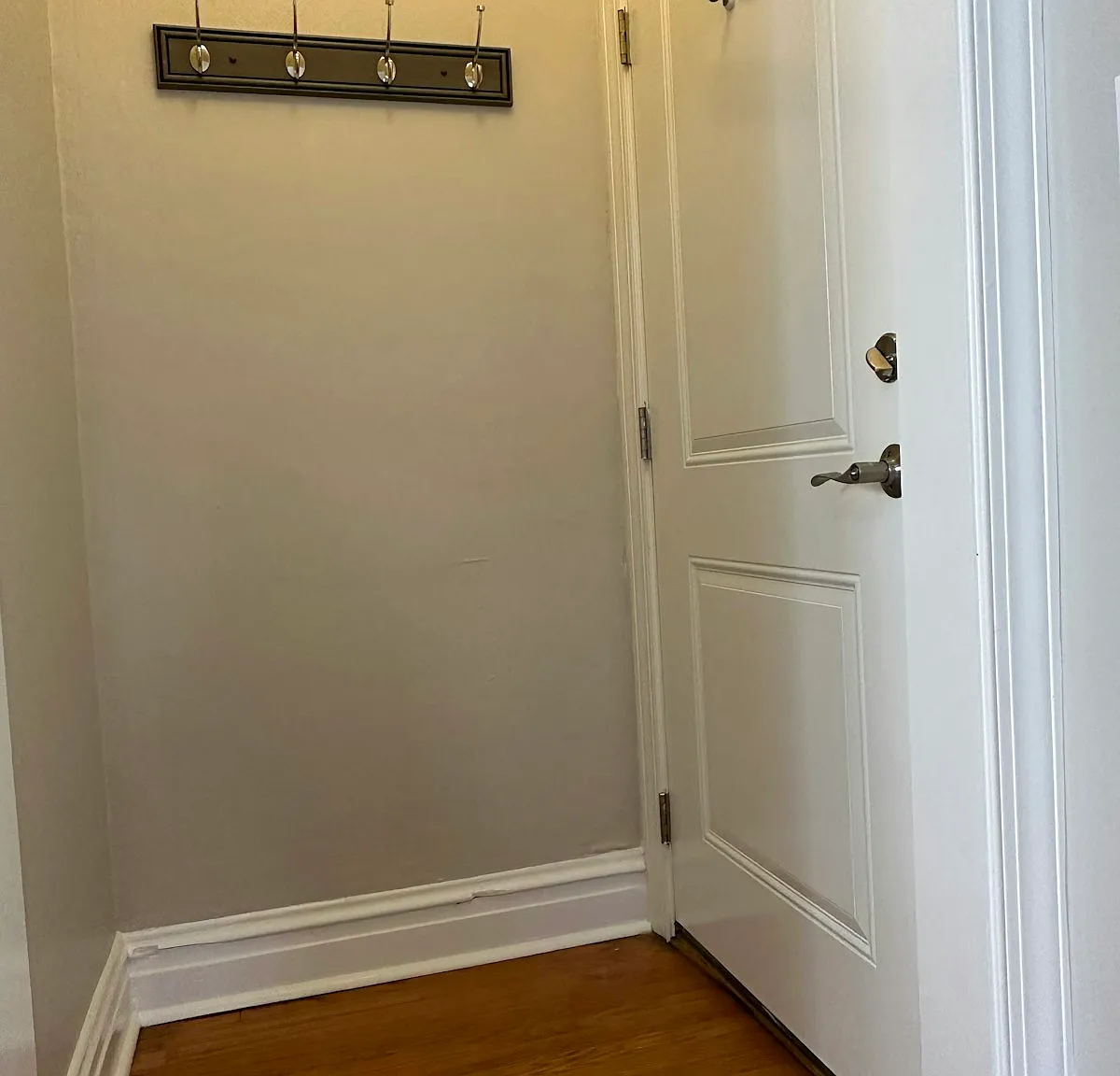 121 West 1st Street, Unit Apt 5 — Photo 2