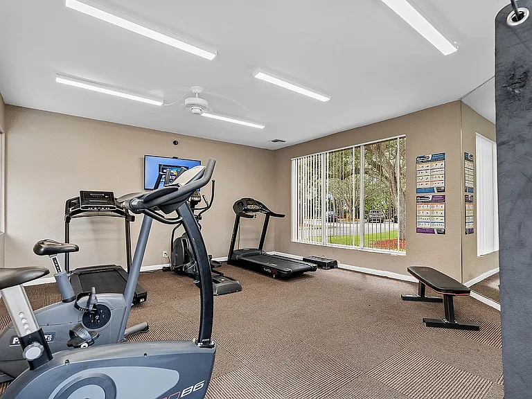 Tennis Towers Apartments — Photo 42