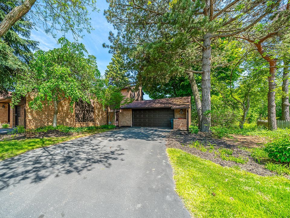 2144 Bordeaux St, West Bloomfield, MI 48323 | Zillow