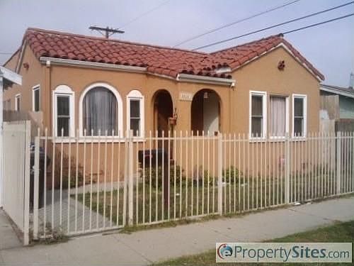 1st image of 2815 W 67th St