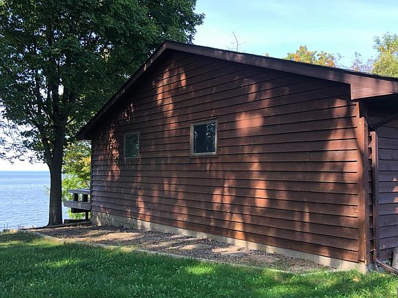 3rd image of 43923 Vista Rd