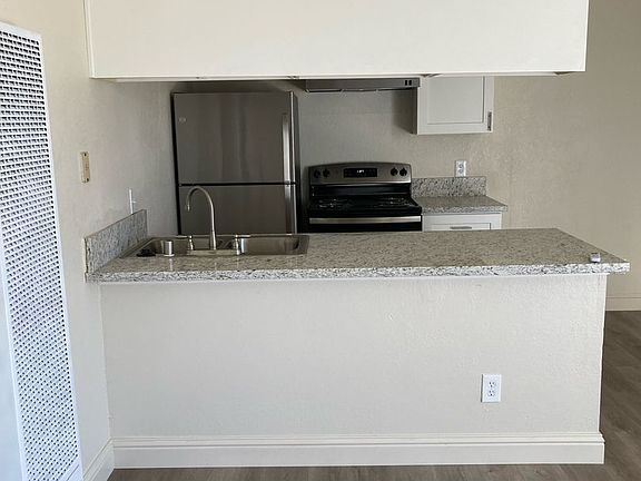5th image of 1161 E Yosemite Ave APT 20