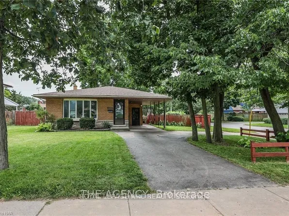 4492 Dorchester Rd, Niagara Falls, ON L2E 6N4