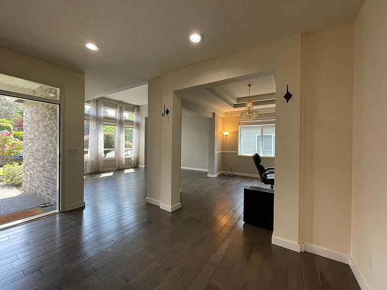 211 NW 110th Ave — Photo 5