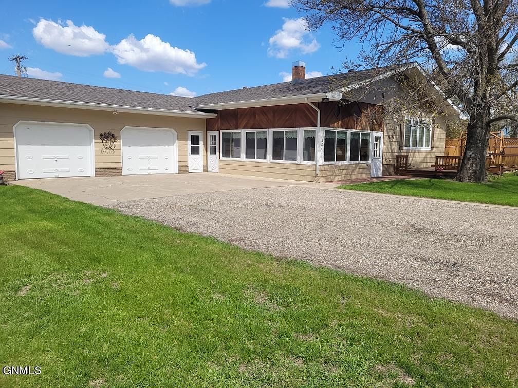 1384 Elm Ave, Harvey, ND 58341 Zillow
