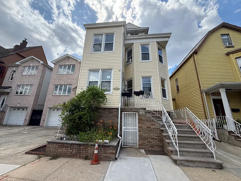 308 Davis Ave #1 — Photo 1