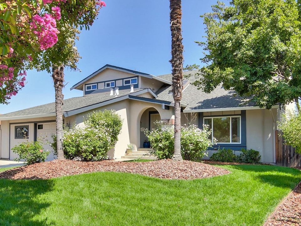 2nd image of 9821 Vista Grande Way