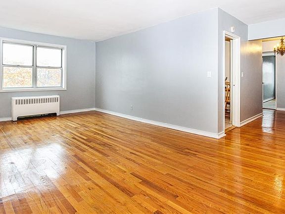 4th image of 1234 Midland Ave #6C