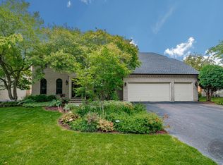 390 Sierra Ave, Naperville, IL 60565