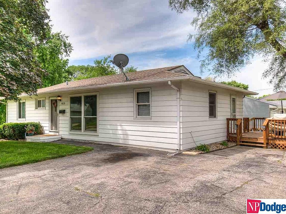 1st image of 4851 Robin Hill Dr