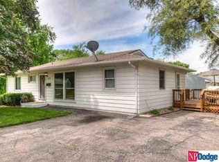 4851 Robin Hill Dr, Omaha, NE 68106