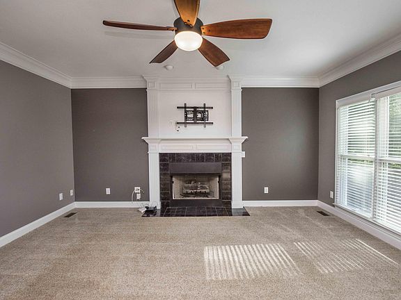 3rd image of 2724 Moon Shores Dr