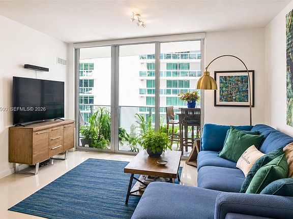 3rd image of 488 NE 18th St Unit 3007