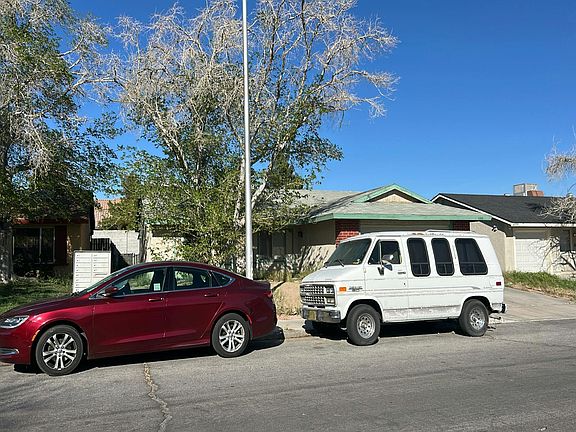 3rd image of 4340 Wendy Ln