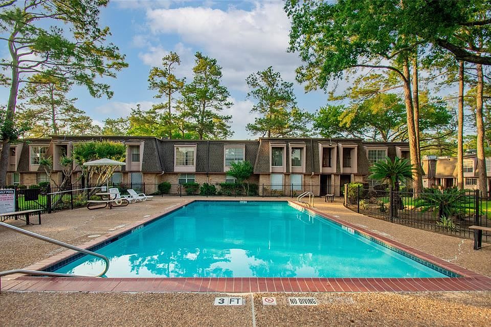 1st image of 12633 Memorial Dr APT 231
