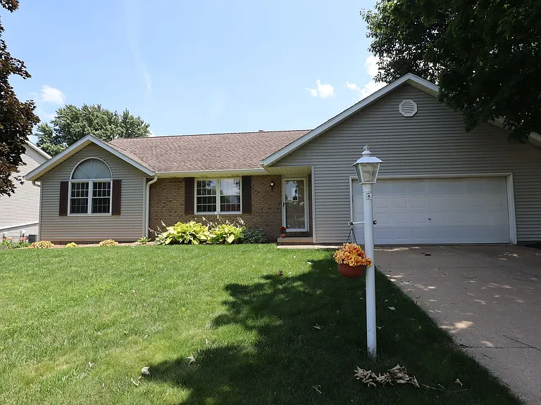 309 Arbor Vitae Dr — Photo 2