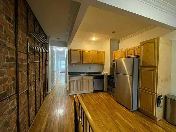 2nd image of 150 10th St #1
