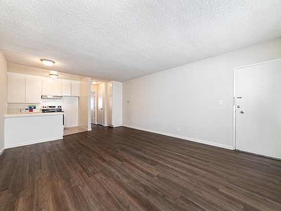 4th image of 10820 Morrison St APT 3