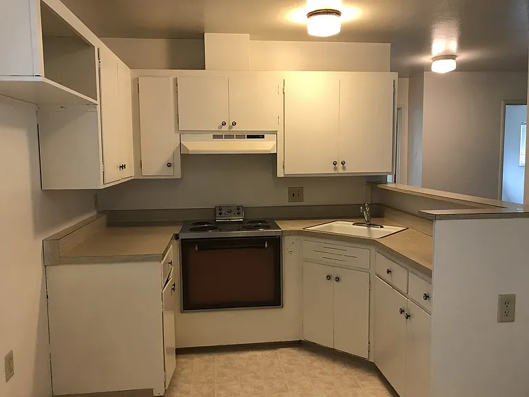 240 S Mills Ave #&-1924 — Photo 4