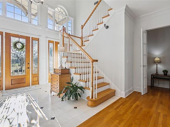 2nd image of 50 Forest Oaks Dr