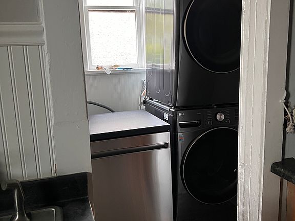 4th image of 1509 18th Ave NE Unit 1