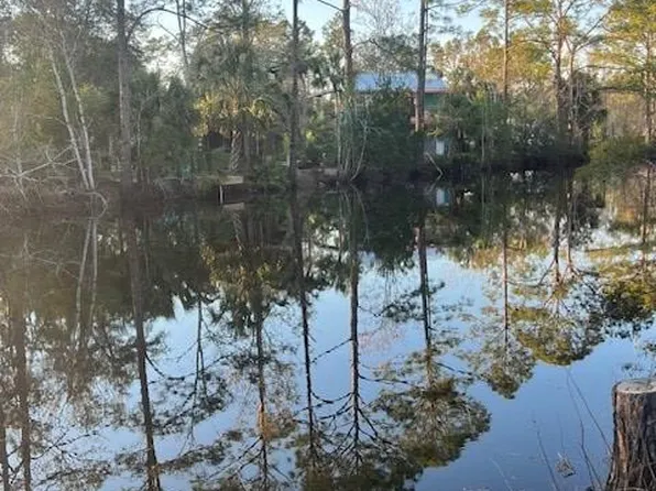 80 SE 352nd St, Suwannee, FL 32680