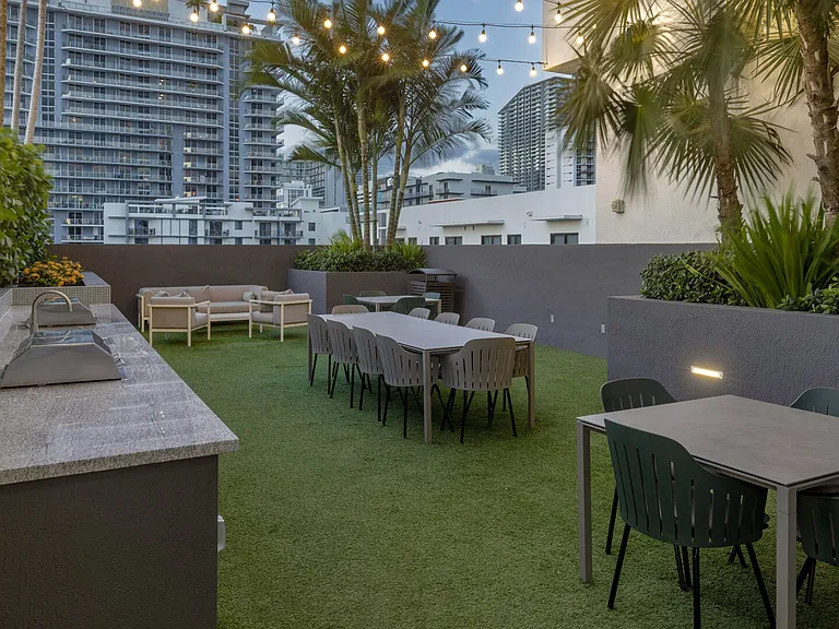 Maizon Brickell — Photo 43