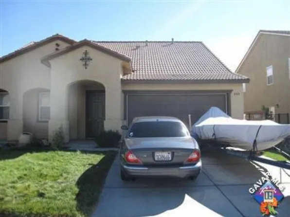 2160 Greentree St, Lancaster, CA 93535
