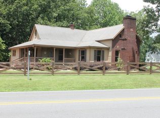 560 Nichols Rd, Suwanee, GA 30024