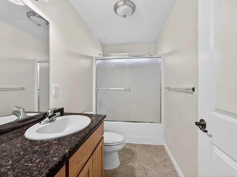 2533 Corona Ave #C — Photo 22