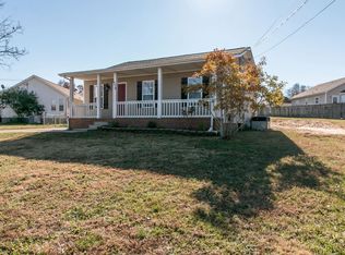 940 Applegrove Cir, Clarksville, TN 37040