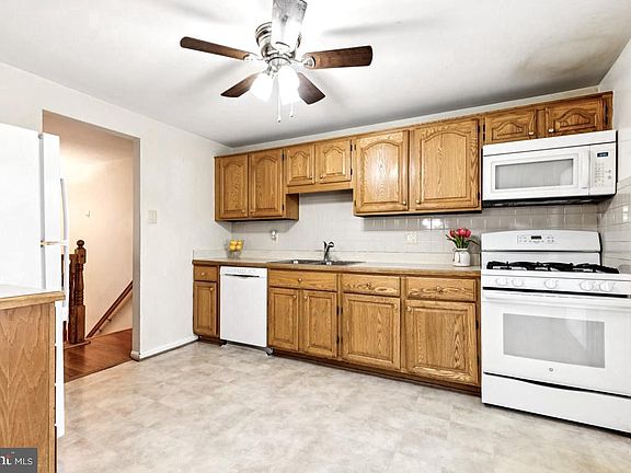 4th image of 2405 Tatnuck Ct
